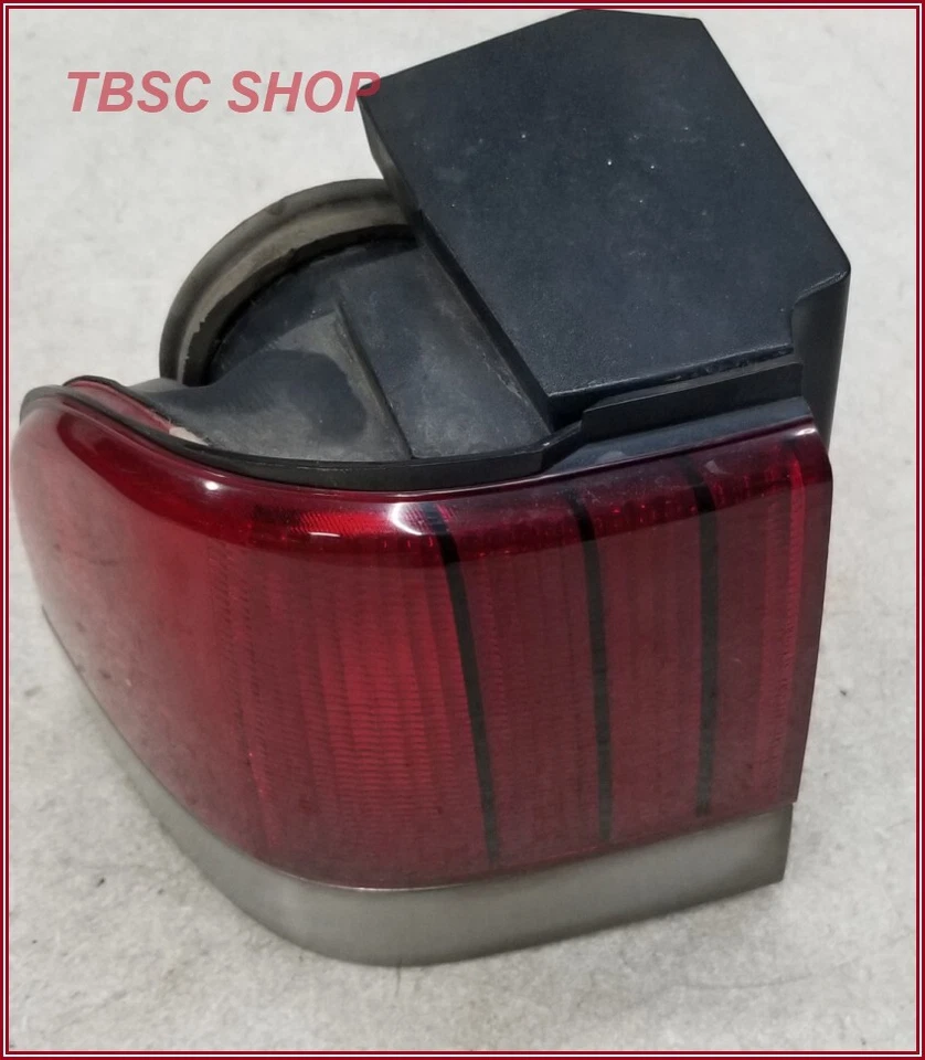 Luz trasera de freno de esquina izquierda Mercury Cougar LS 1989 1990 Foto 2 de 4