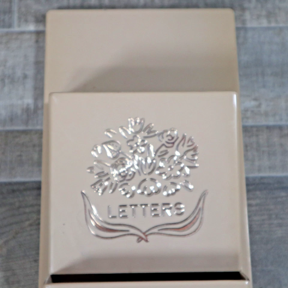 Vintage Fesco Hard Plastic Hanging Letter Mail Notes Holder Keys MCM - Image 2 of 4