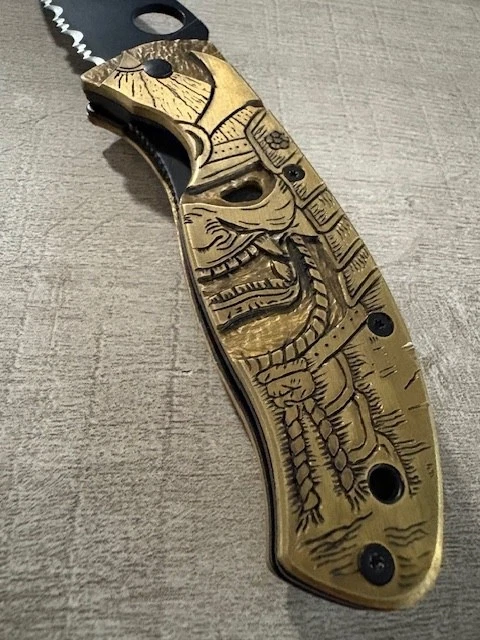 Navaja de bolsillo Spyderco Tenacious Samurai Ronin de latón de 3,39 pulgadas - C122PSTNBK Foto 2 de 4