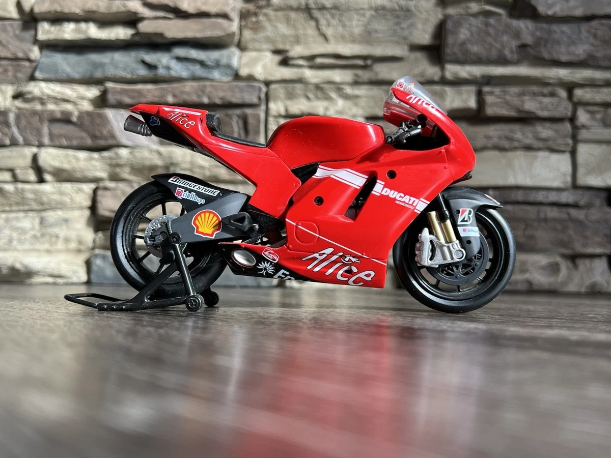 ニューレイ 1/12スケール ドゥカティ999 F03 プラモデル 1:12 Newray Ducati Corse Desmosedici Set Troy Bayliss #12 & Loris