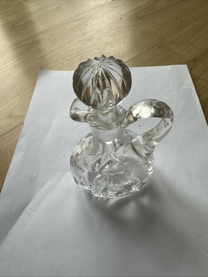 SALATDRESSINGKRUG aus geschliffenem Glas mit Stern-Design