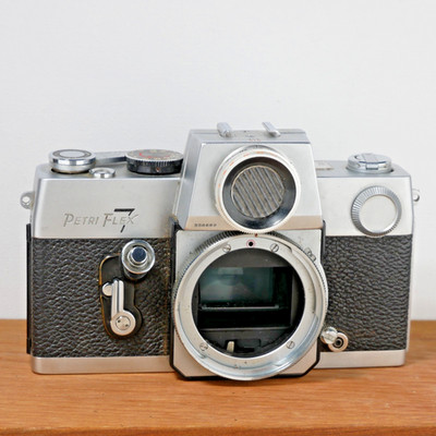 Vintage Petri Flex 7 Petriflex 35mm SLR Film Camera Body *UNTESTED*