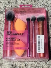 Real Techniques 6 Piece Everyday Essentials Makeup Brush Set, Includes 4 Brushes