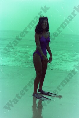 glamour pinup pose pretty  woman candid  35mm Negative  V1s9