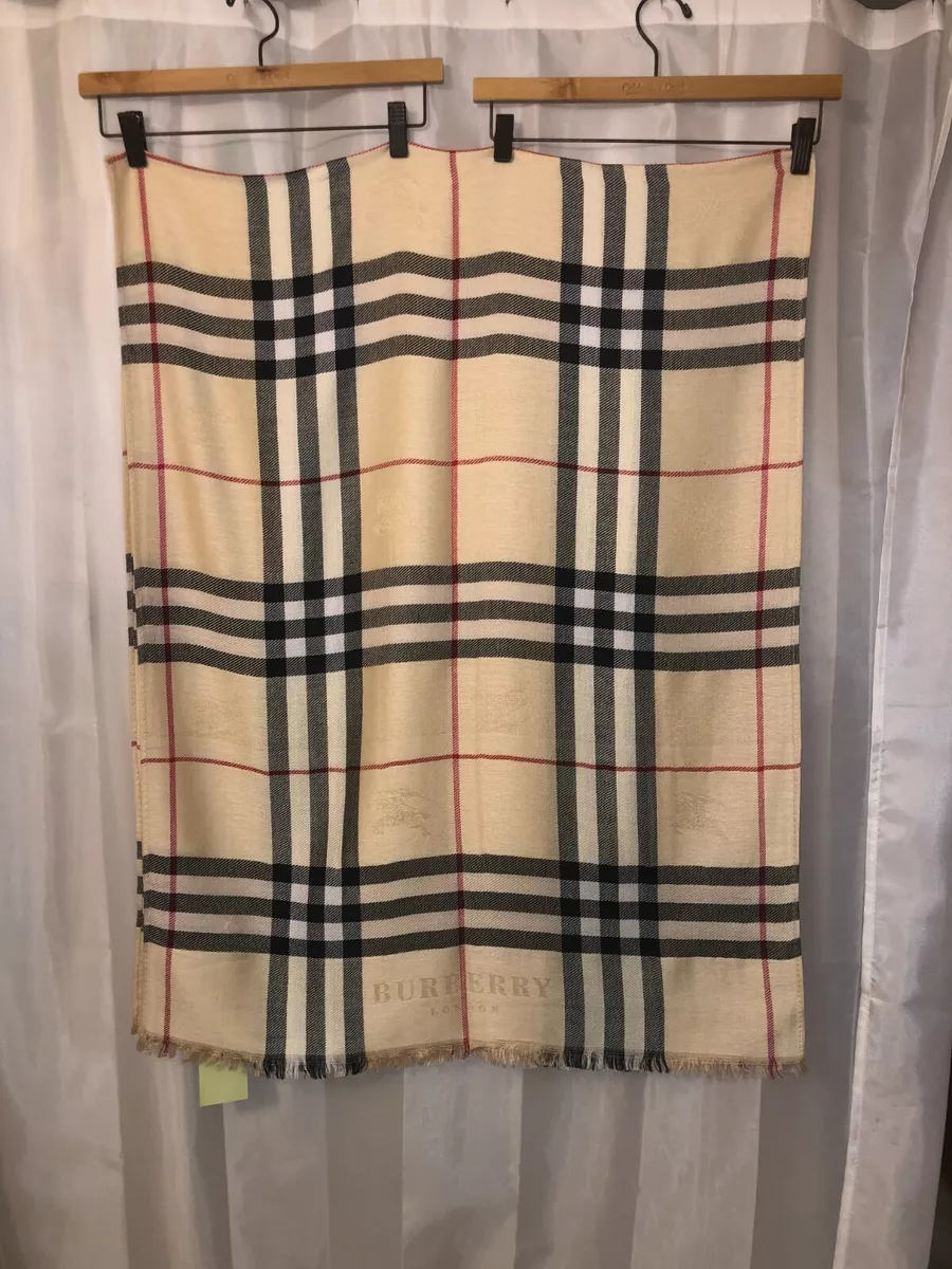 Burberry The Classic Check Cashmere Scarf