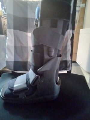 Size Small Leg Boot Cast