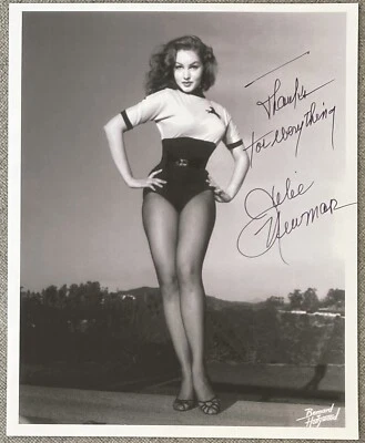 JULIE NEWMAR CATWOMAN ORIGINAL BATMAN TV SHOW 8.5X11 SIGNED PHOTO POSTER REPRINT