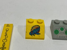 LEGO Star Wars 7141 Naboo Fighter Printed Parts Yellow Tile Cockpit Display