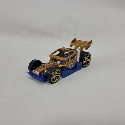 Hot Wheels Gold Metallic Bone Speeder Loose Diecast Car 1:64 2015 DHN87 Meijers