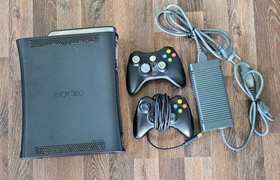 Xbox 360 mit 2 Controller 250 GB