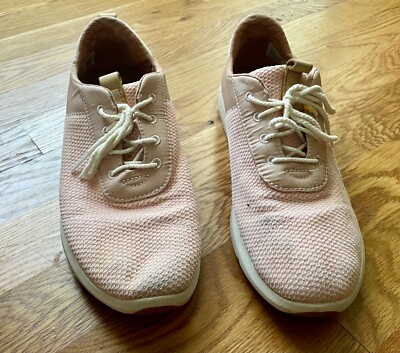 Toms Womens Shoes Size Lace Up Casual Athletic 1/2 Pink White Rare  Sneaker