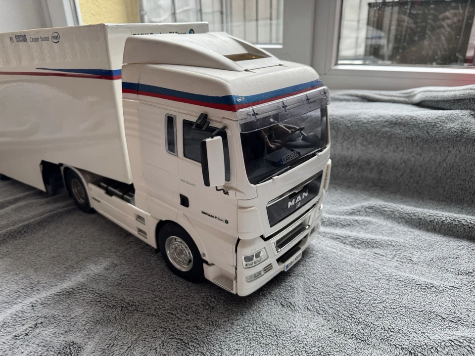 Tamiya MAN TGX mit Auflieger SauberF1 Design