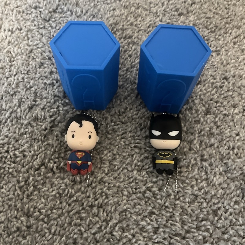 LOT OF 2 HALLMARK JUSTICE LEAGUE CHRISTMAS TREE ORNAMENTS SUPERMAN BATMAN