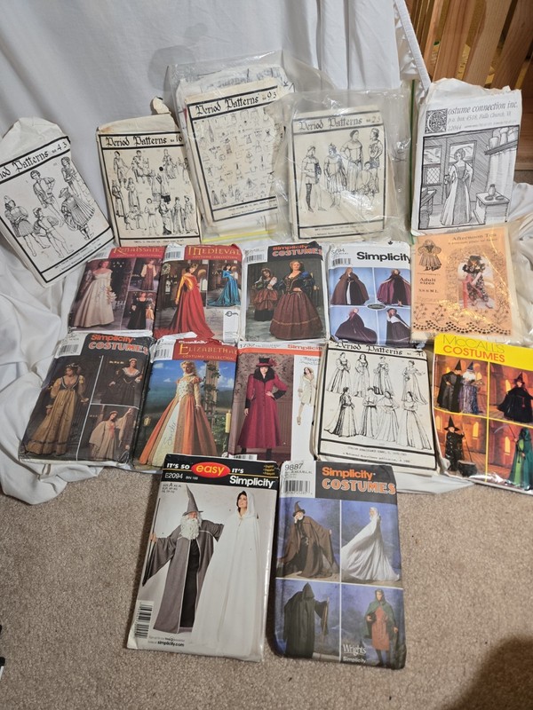 17 Renaissance Medieval Period Costume Patterns Simplicity Men Women  Sewing 