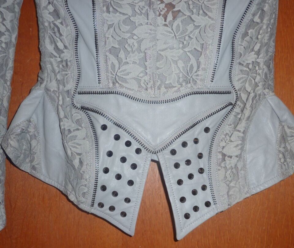 Foto 8 di 11