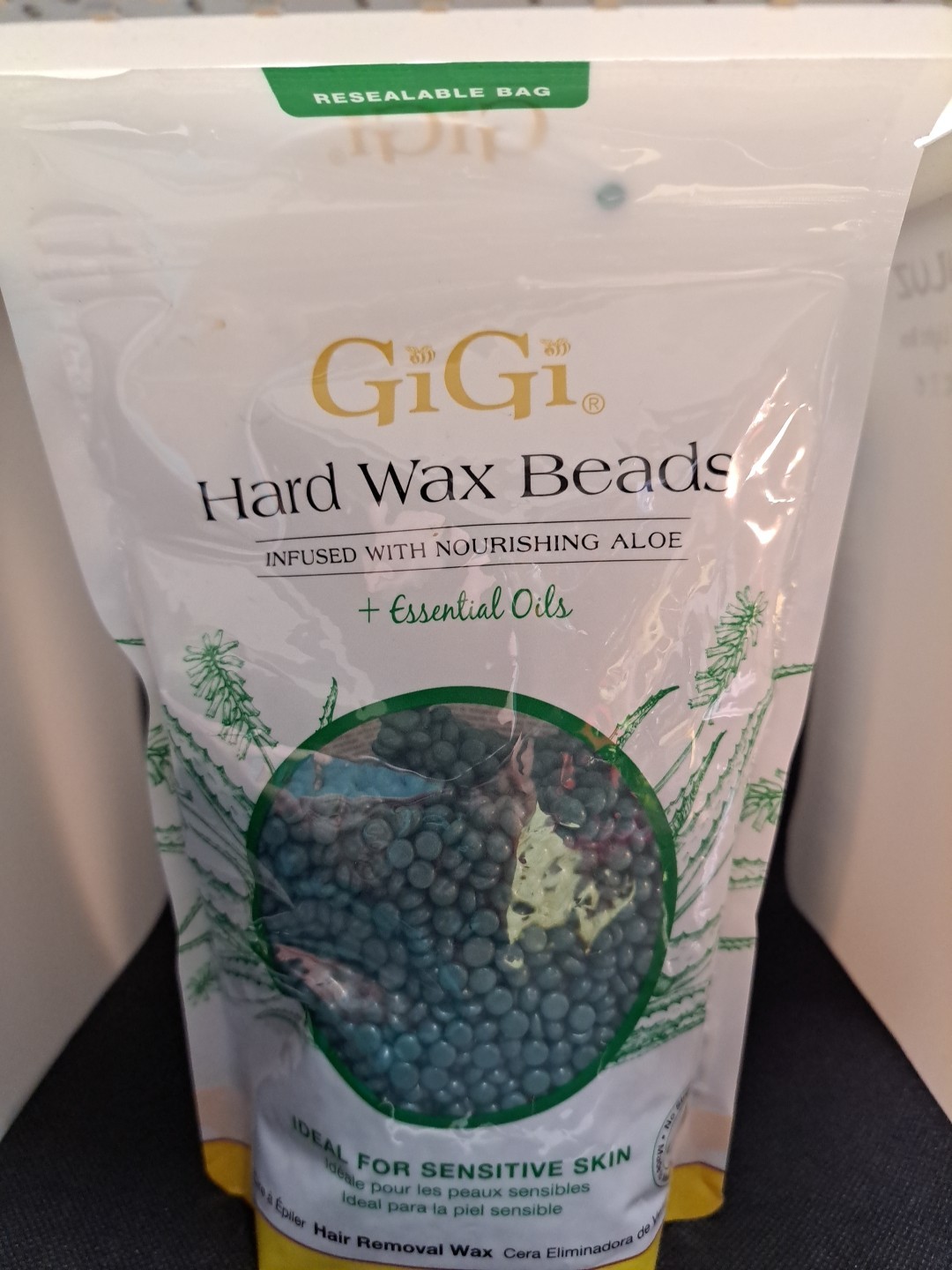 New Gigi hard Wax Beads 14oz Infused With Aloe + Essential Oils Sensitive Skin