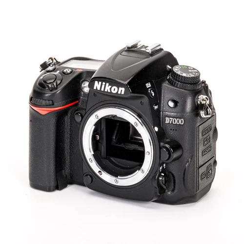 Nikon D7000 gebraucht Zustand: Akzeptabel - Bild 1 von 5