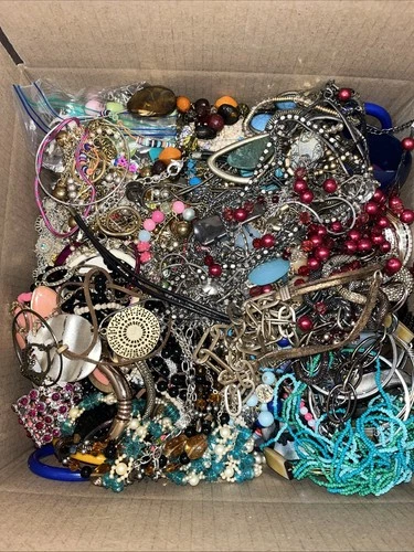 Nice Costume Jewelry Vintage To Now Lot - 20 Lbs, Nice Wearable #2