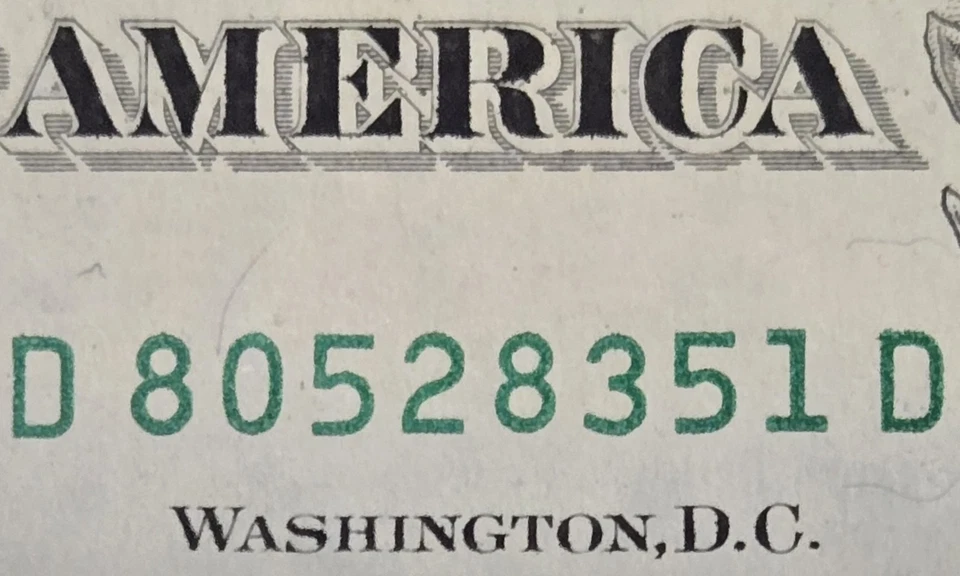 LOT OF 2 $1 VINTAGE Sequential Bills 1977A Uncirculated  - Image 4 of 4