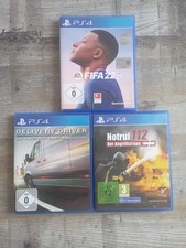 PS4 Konsole mit  2  Controller und 3  Spielen  gebraucht und sehr guter Zustand 