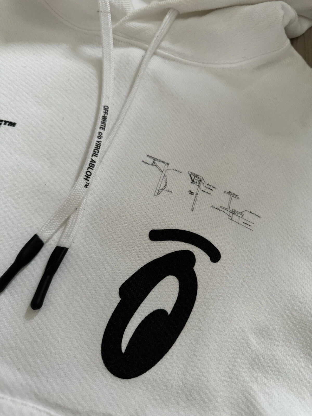 OFF WHITE Maglione con cappuccio da uomo bianco sporco taglia top in foto su nastro