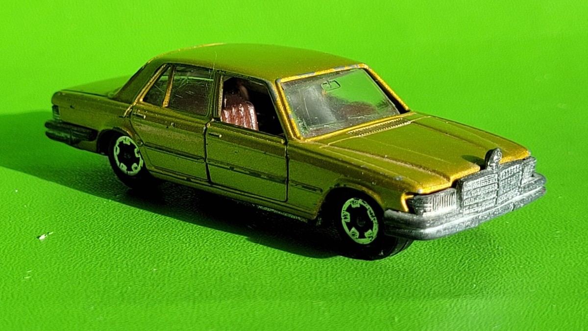 Gama 1/43 - Mercedes 320 SL R129 Rouge