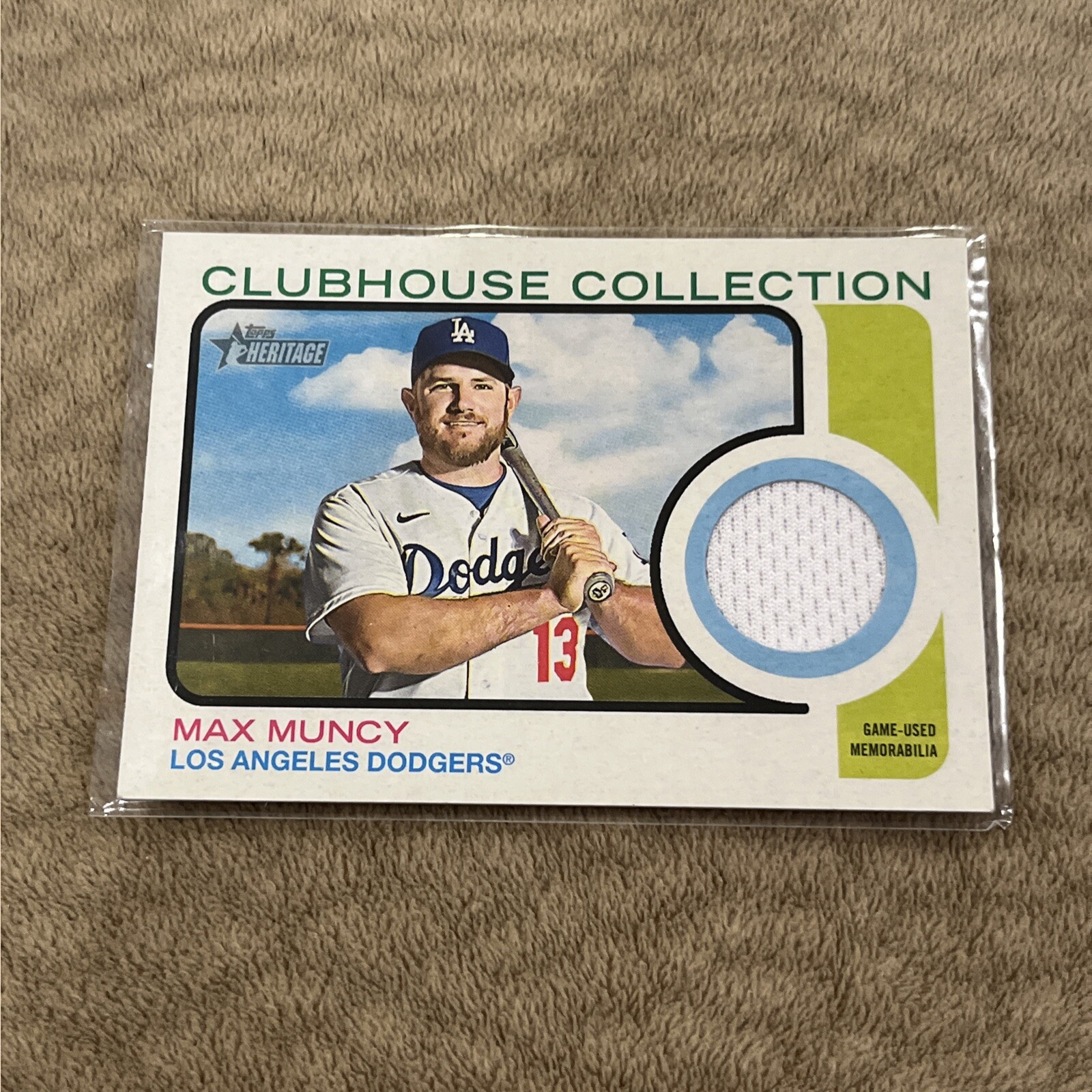 2022 Heritage Clubhouse Collection Relic #CC-MM Max Muncy - Los Angeles Dodgers