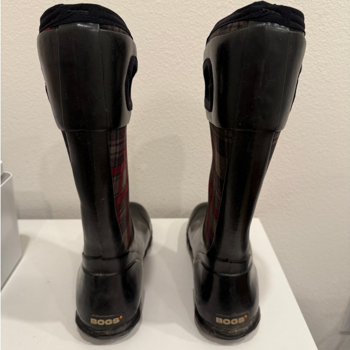 Bogs Rain Boots Women’s Size 9 Black Neo Tech Hampton Plaid Tall Pull On Rubber