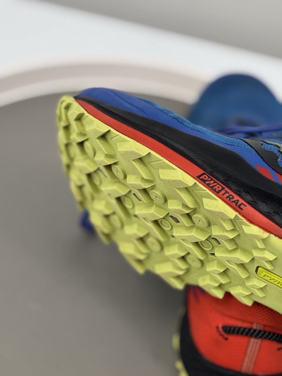 mens Size 8 women’s size 9.5  - Saucony Peregrine 11 Blue Red trail Running thumbnail 8