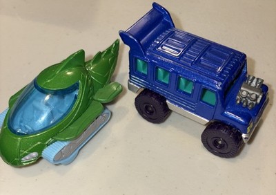 Just Play PJ Masks Green Frog Box/ eOne & Blue Night Bus Diecast (527-2)