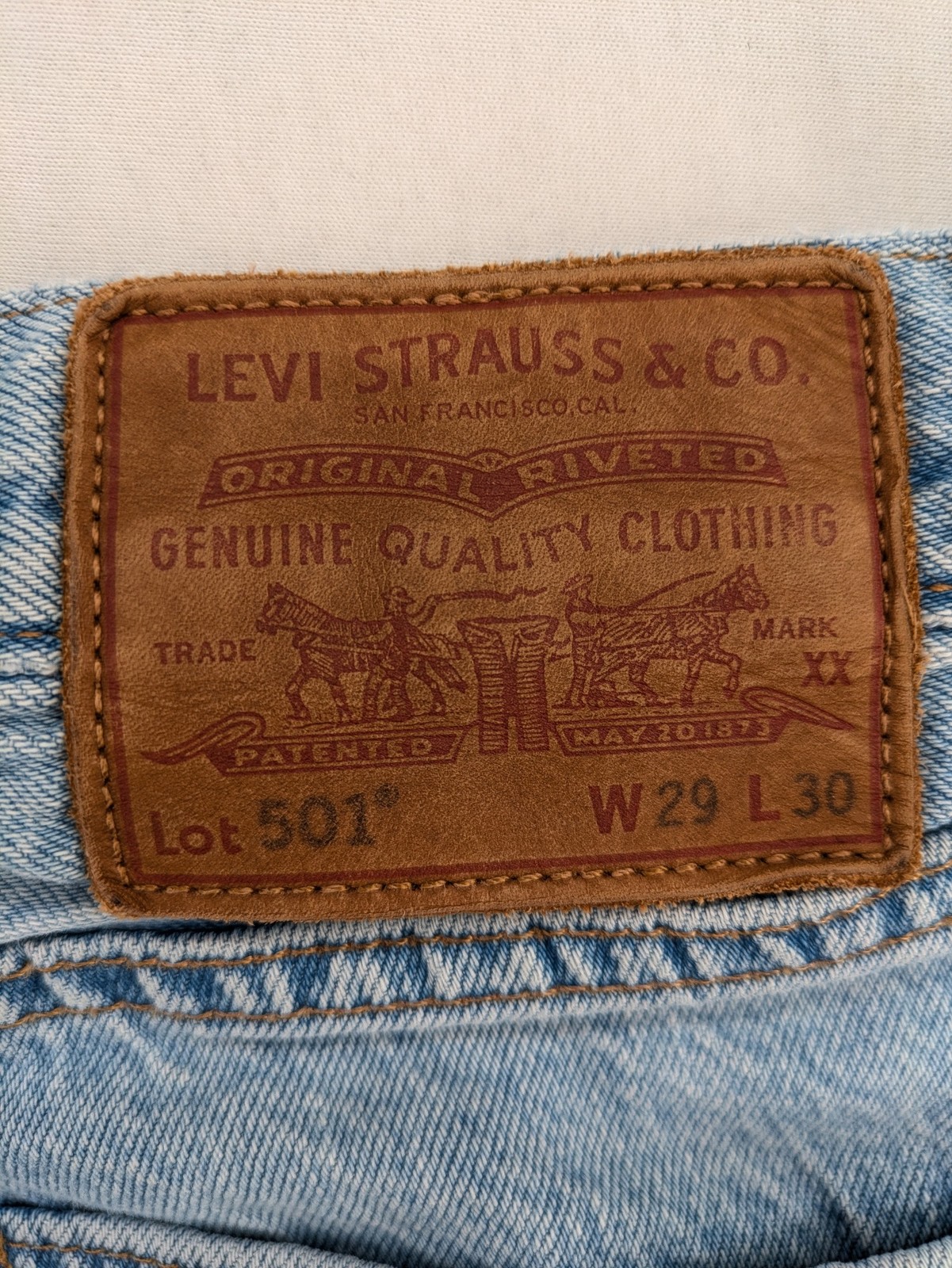 Levi's Premium 501 Herren Jeans W29 L30 Light Wash Regular Straight Button Fly image 10