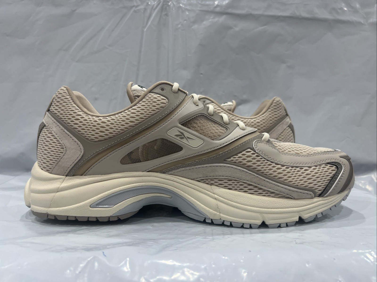 Reebok Sneakers Men’s Size 12 EBS2098 thumbnail 2