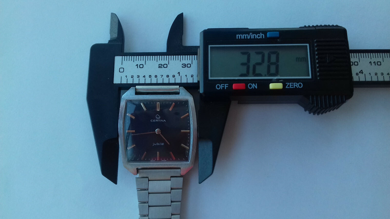 Montre Vintage CERTINA 23-30 Jubilé Grand Carré - Mécanique à Remontage Manuel NOS