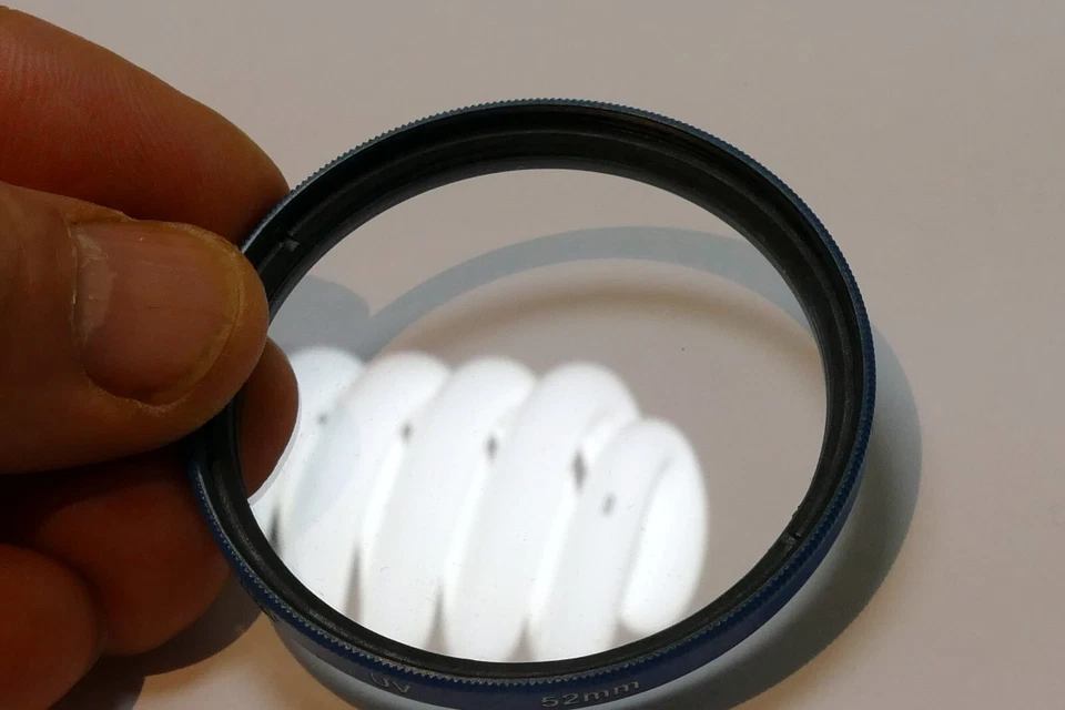 Filtro de lente Vivitar 52 mm UV con borde azul Foto 4 de 4