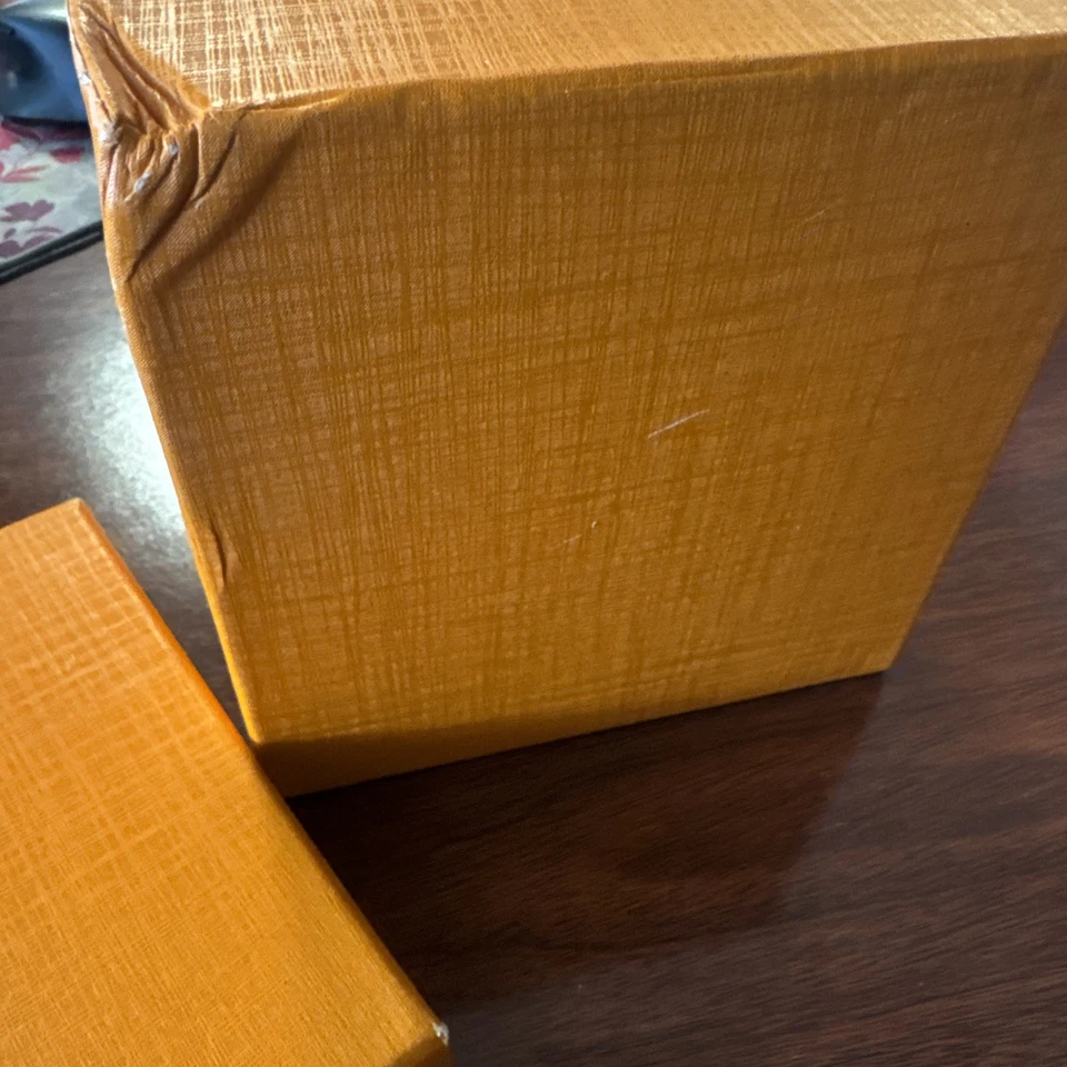 Louis Vuitton оранжевый коробка пустая крышка подарочная коробка 5 1/2 «x 451/2» логотип - Изображение 3 из 4