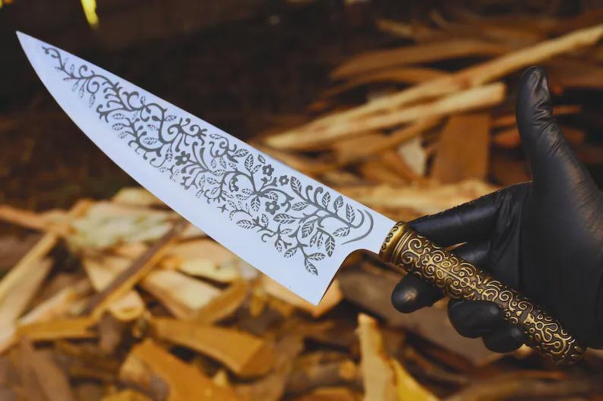 Handcrafted Vorpal Blade Replica – 17-Inch Sword, Alice Madness