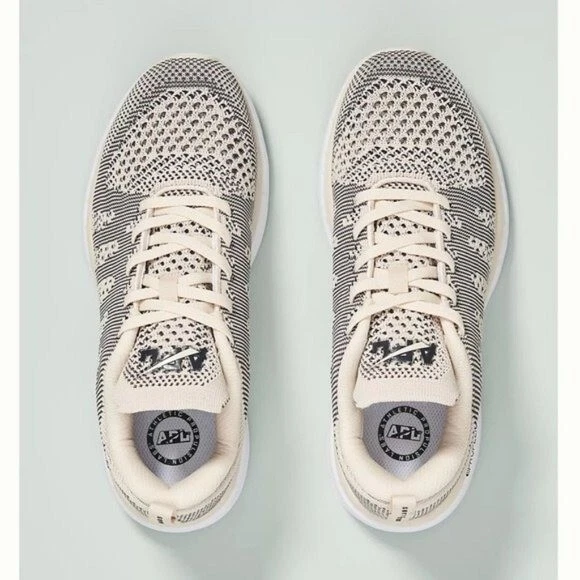 Zapatillas APL TechLoom Pro en rosa claro y negro Foto 2 de 4