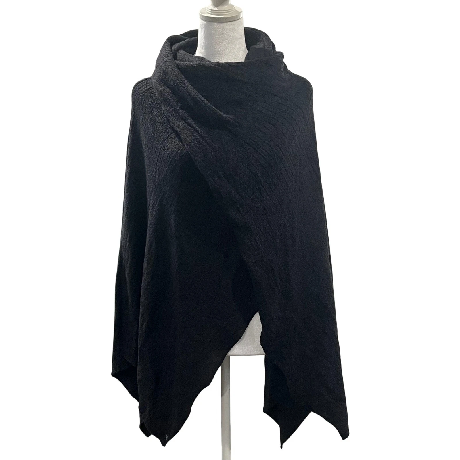 Barefoot Dreams CozyChic Lite Wide Rib Travel Wrap Black Asymmetrical Poncho OS