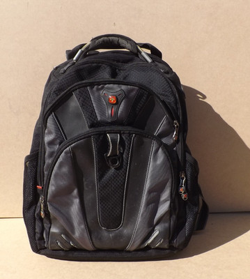 Wenger - SwissGear Clutch Backpack Laptop Case - Black/Gray