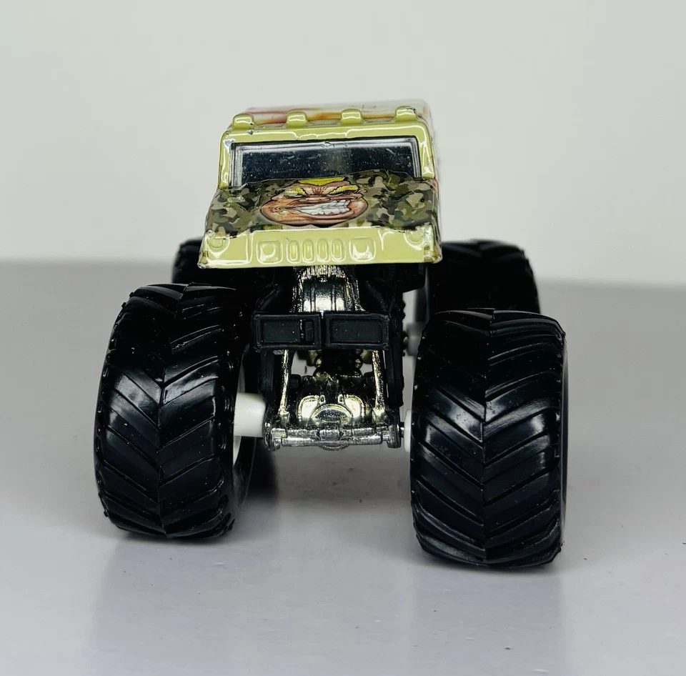 Monster Jam escala 1:64 Hot Wheels • Sargent Smash bujes pequeños [sueltos] Foto 2 de 4