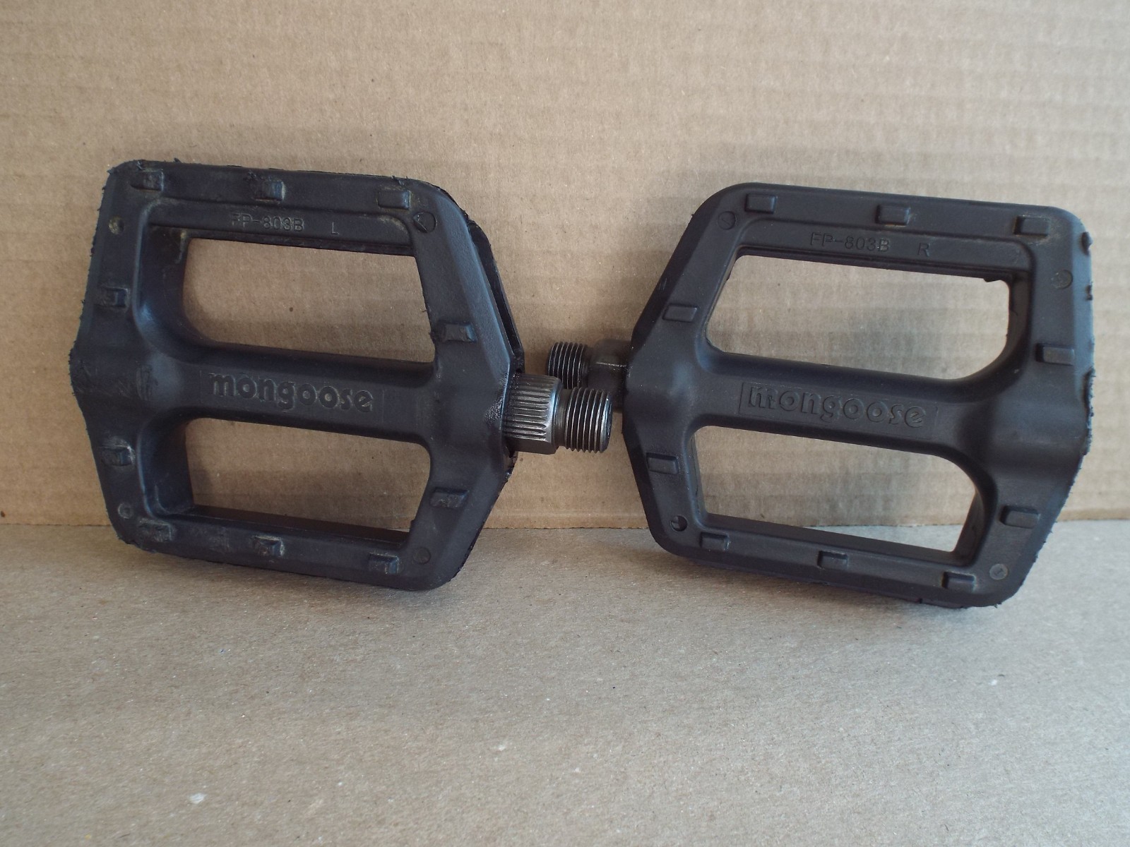 Mongoose Pedals 9/16&rdquo; BMX / MT Bicycle Black in Color FP-803B Work Well! (Read)