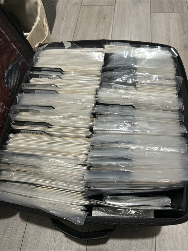 5x Marvel, DC and other comics - Random bundle pack, no duplicates, all ages