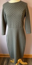 Banana Republic Textured Knit Dress Womens Gray V Stitch Career Size 4
