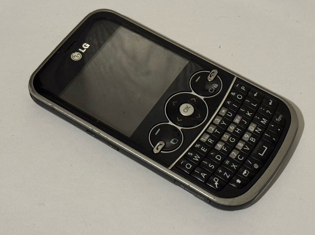 LG GW300  Grey ( Unlocked ) Mobile Phone