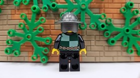 (S1/3/2) Lego Kingdoms cas455 Dragon Knight Quarters from set 7948