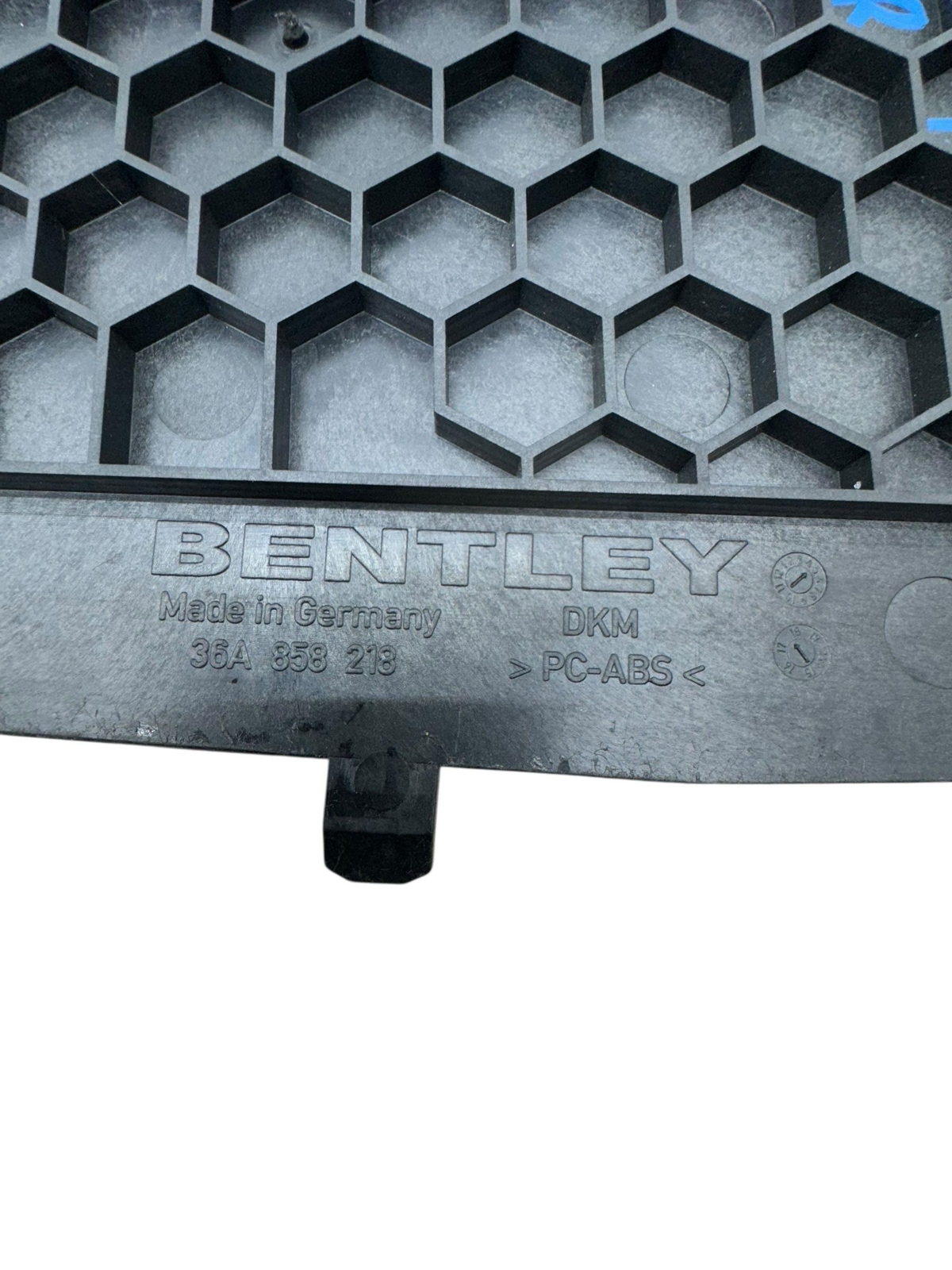 2016-2020 BENTLEY BENTAYGA FRONT LEFT & RIGHT ENDCAP MOULDING SET (4) *INDENTS*