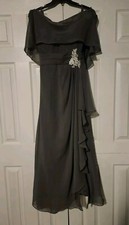 Glamlora Mother Of The Bride / Groom Floor Length Dress Size 8 closer to sz 6 