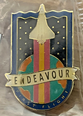 Space Shuttle Endeavor First Flight Pin NASA Manned Flight Awareness 1992