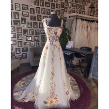 White Wedding Dresses Appliques Square Collar Sweep Train A-line Bridal Gowns