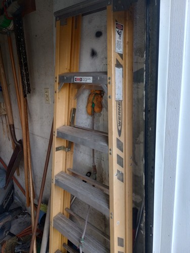 Werner FTAA06 6 ft Fiberglass Folding Step Ladder Type IAA 375 lb Capacity